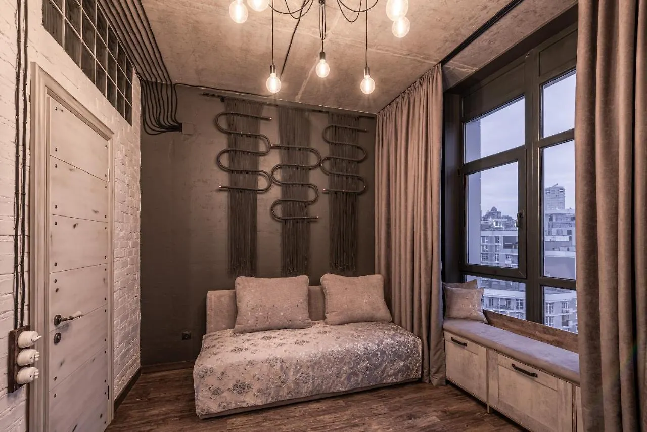 Retro Loft Apartment In The French Quarter 基輔