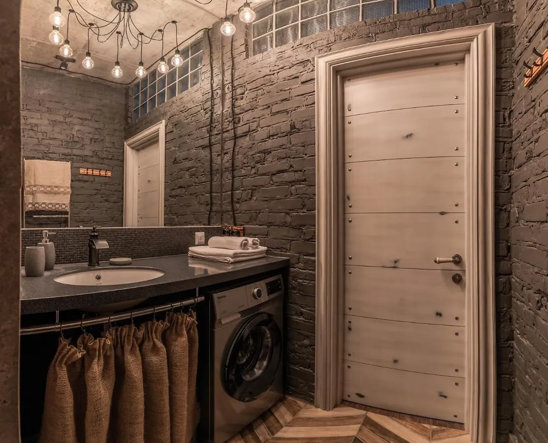 Retro Loft Apartment In The French Quarter Kyjev